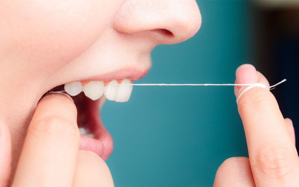 Why You Should Floss Your Teeth Every Day